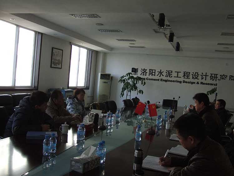 新疆三寶實(shí)業(yè)集團(tuán)項(xiàng)目部杜永紅部長2015年1月20日來我院洽談工程合作