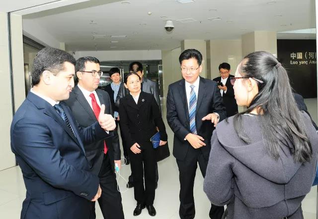 烏茲別克斯坦駐華大使一行蒞臨洛陽自貿(mào)片區(qū)考察、交流