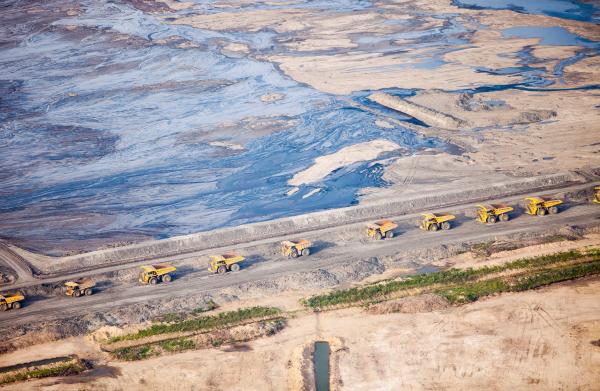 印尼油砂熱解特性